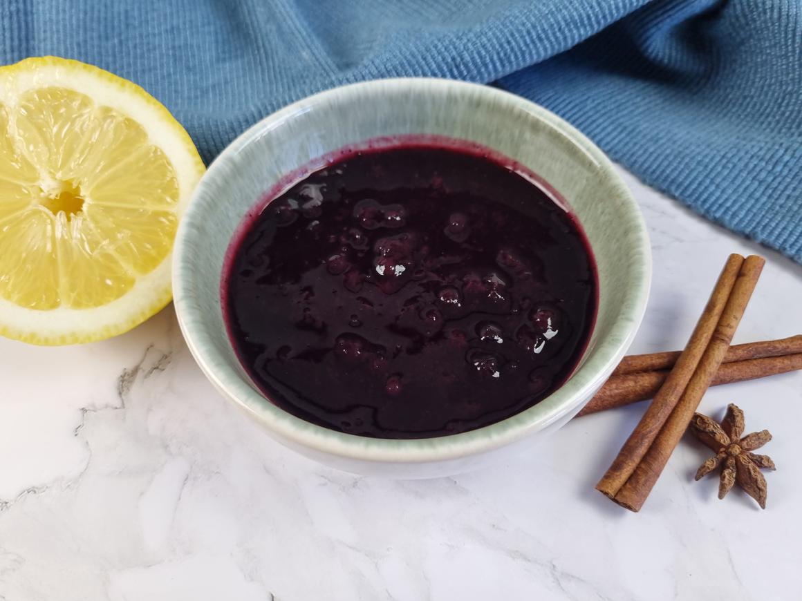 Selbstgemachte Blaubeersauce
