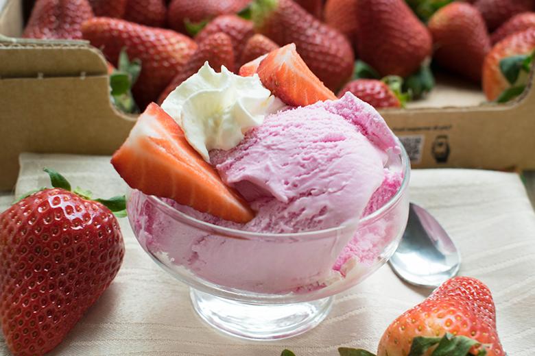 Erdbeer-Joghurt-Eis ohne Eismaschine