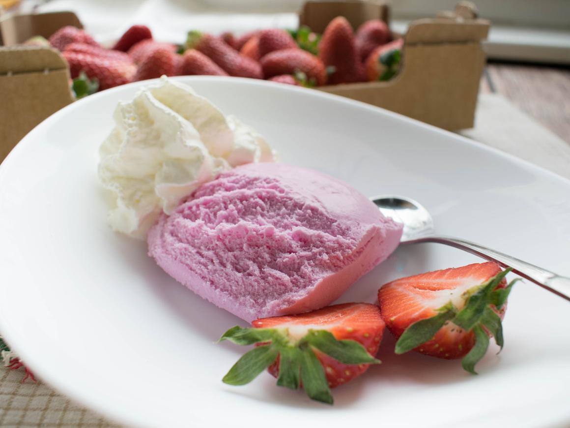Erdbeer-Joghurt-Eis ohne Eismaschine