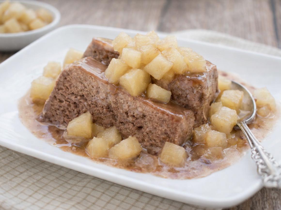 Nougatparfait mit Apfelkompott