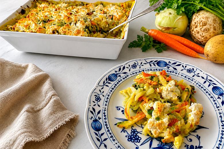 Gemüseauflauf mit Feta überbacken