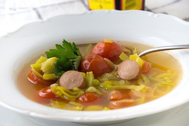 Mikrowellen-Würstchensuppe