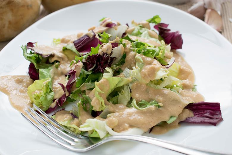 Knoblauch-Miso-Tahini-Dressing
