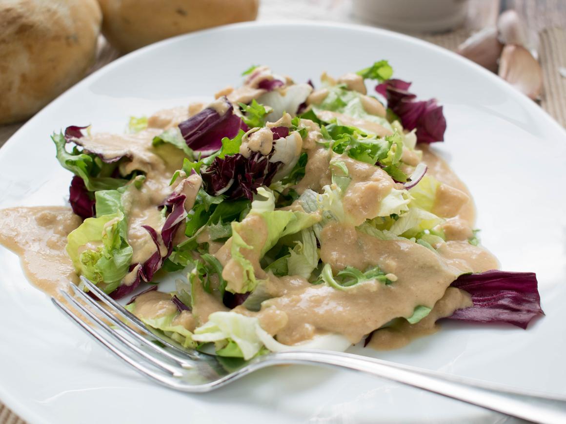 Knoblauch-Miso-Tahini-Dressing