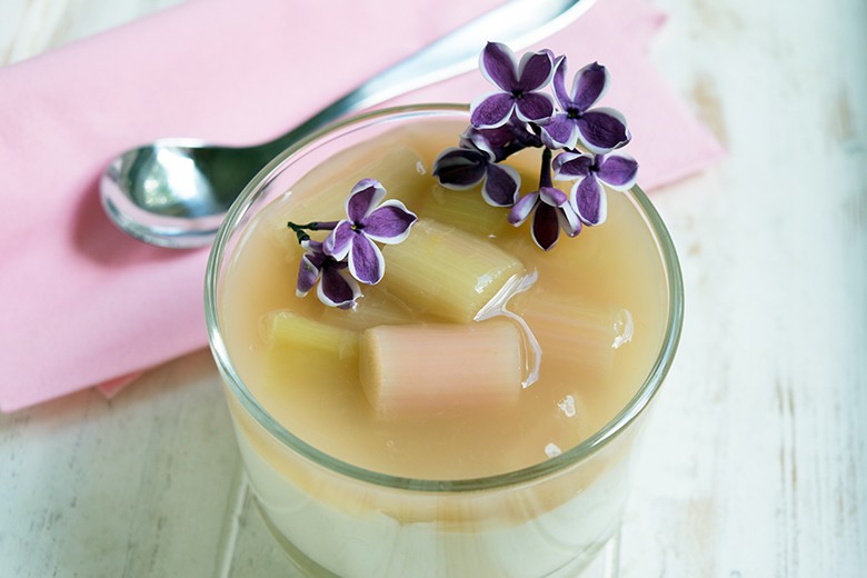 Joghurt mit Rhabarberkompott