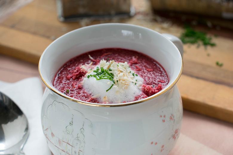 Rote Rüben Suppe mit Kartoffeln