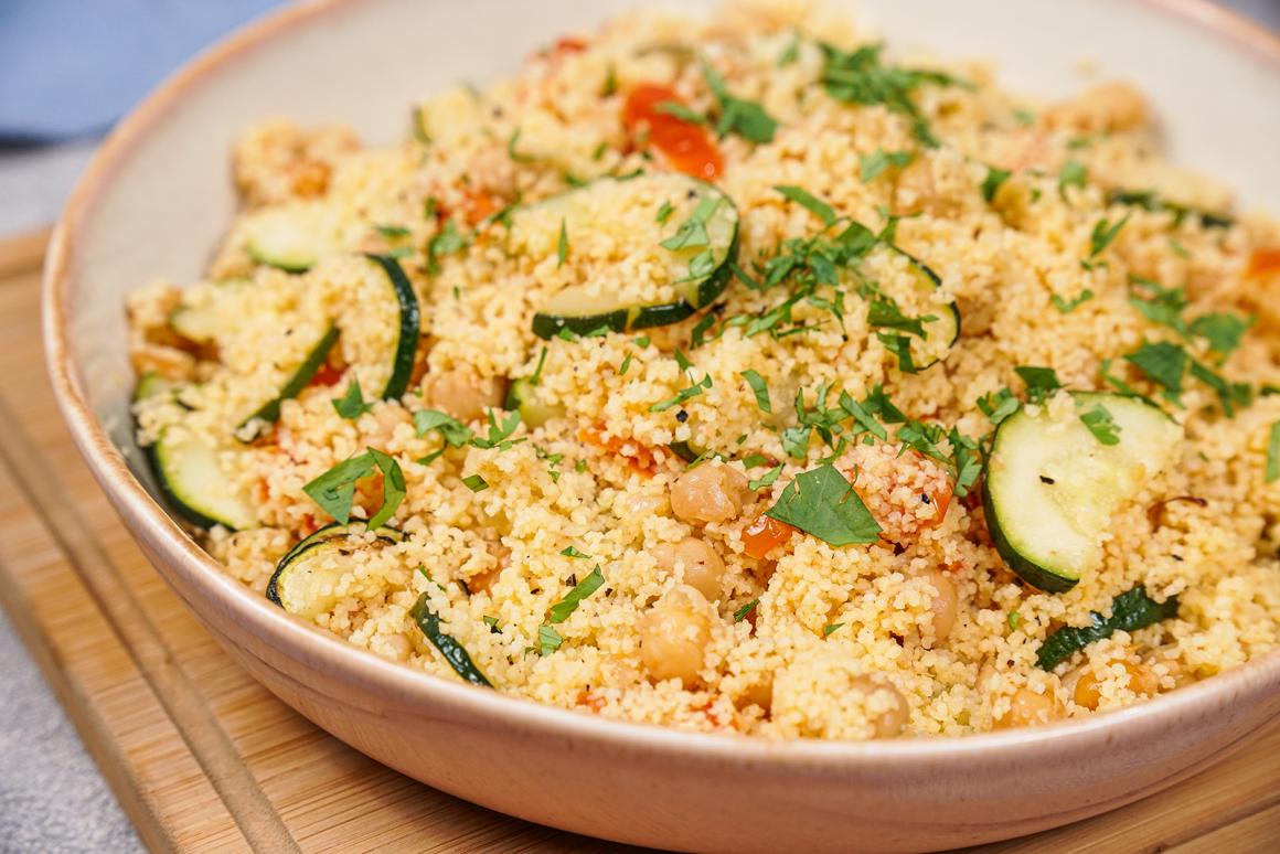 Mediterraner Couscous mit Gemüse