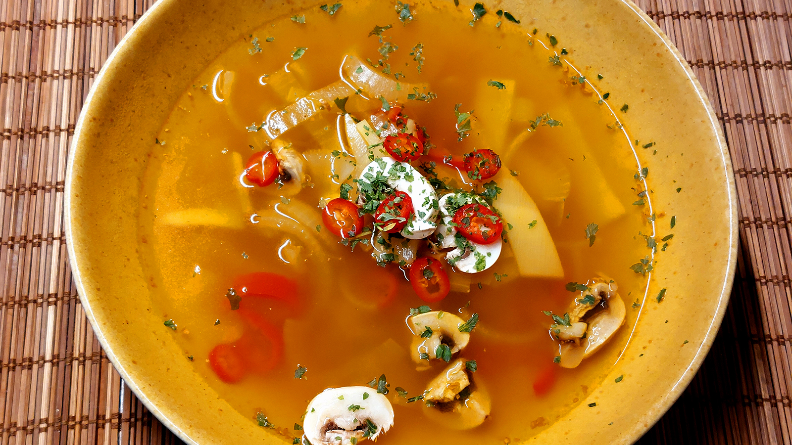 Pikante Hhner-Bambussuppe
