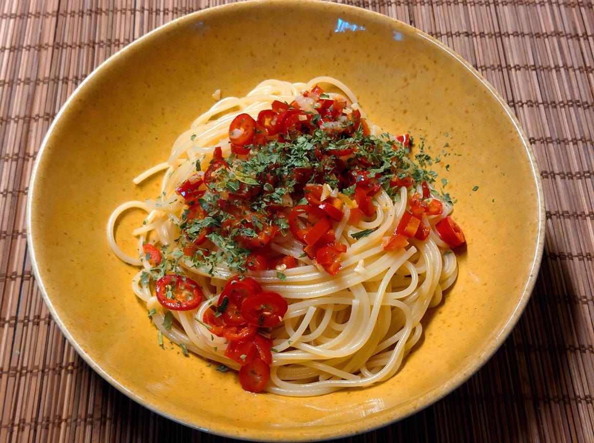 Spaghetti mit Chili und Öl