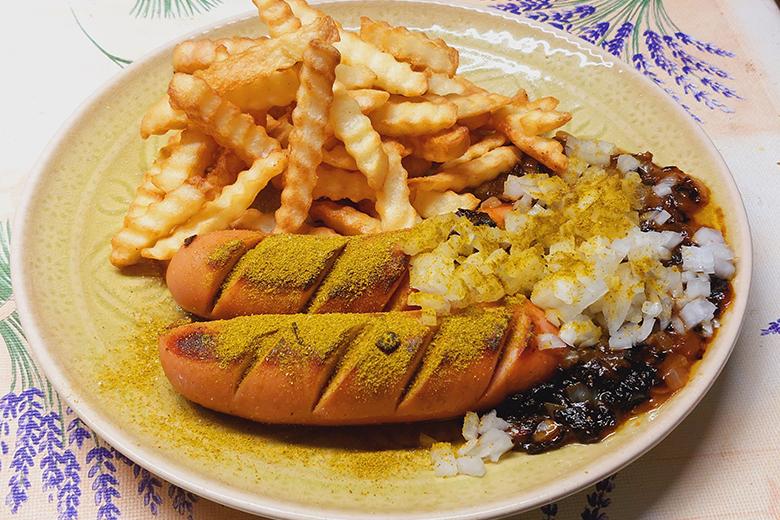 Currywurst mit Zwiebelsoße