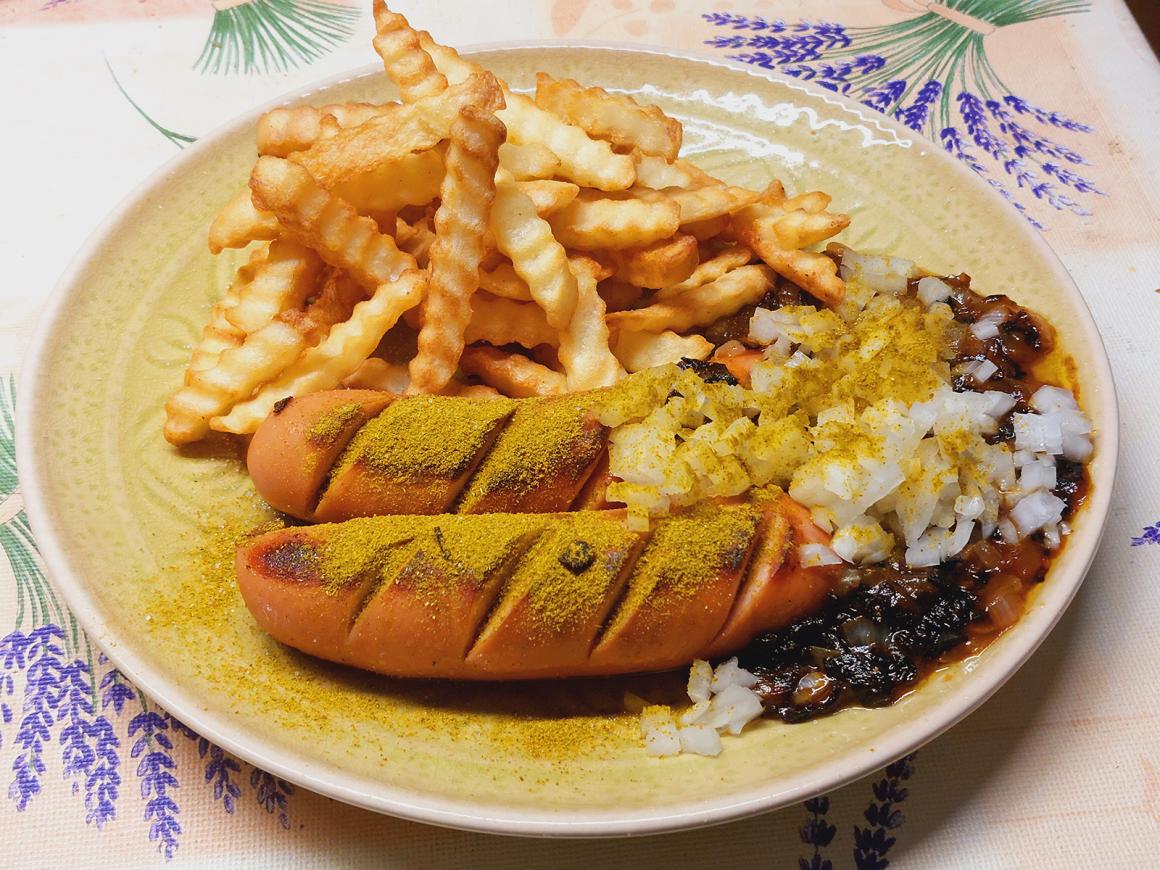 Currywurst mit Zwiebelsoße