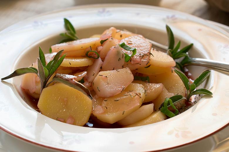 Kartoffelsalat mit Rotwein
