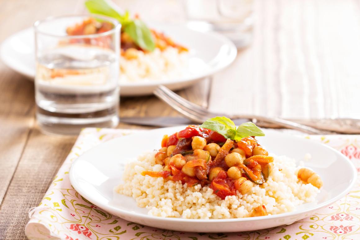 Gemüse-Kichererbsen-Ragout mit Couscous