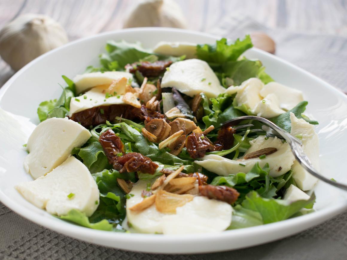 Knoblauch-Blatt-Salat