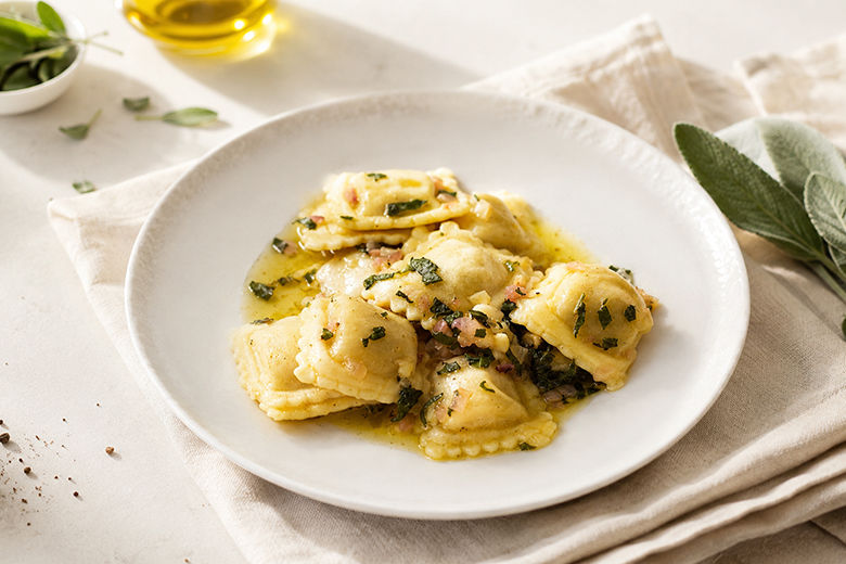 Ravioli in Salbeibutter