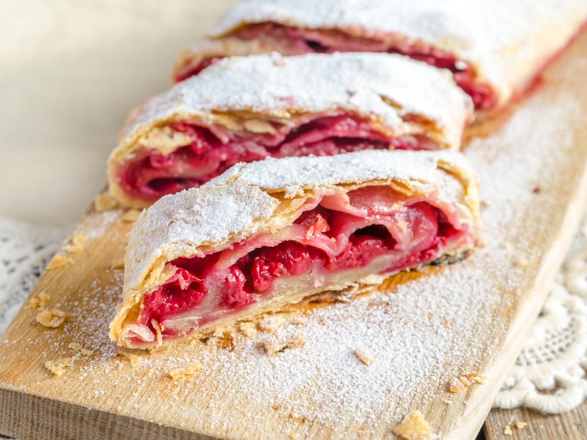 Kirschstrudel mit Blätterteig
