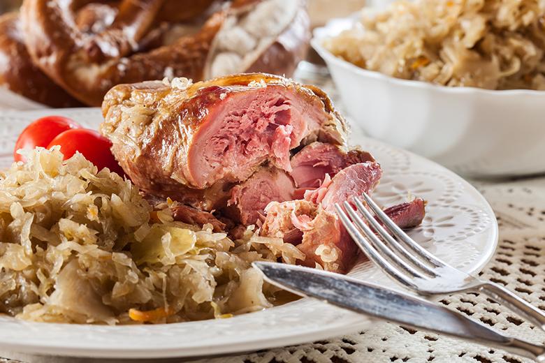Eisbein mit Sauerkraut