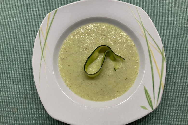 Zucchini-Kohlrabisuppe