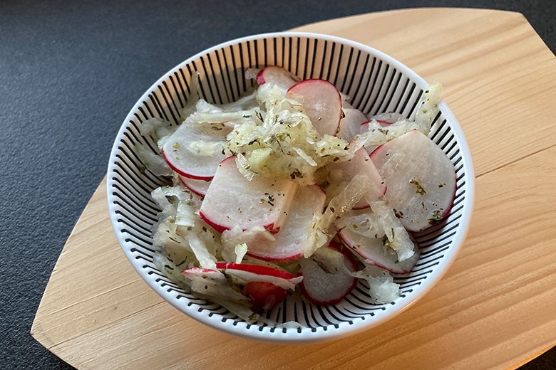 Kohlrabisalat mit Radieschen
