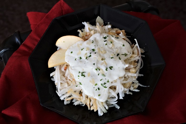 Kohlrabisalat mit Äpfeln