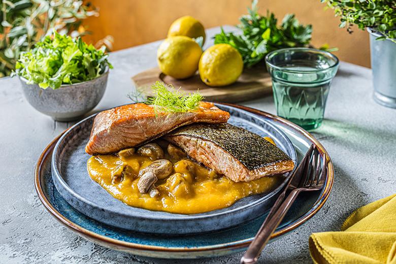 Marinierter Lachs mit Wurzelgemüsesauce