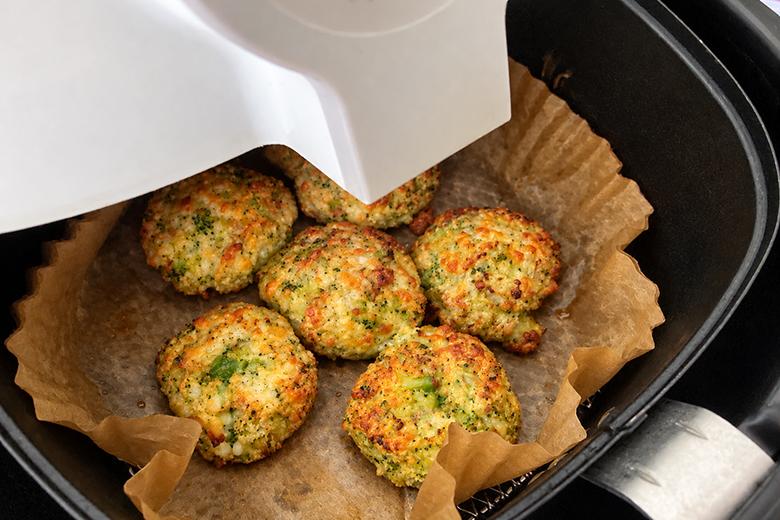 Brokkoli-Frikadellen aus der Heißluftfritteuse