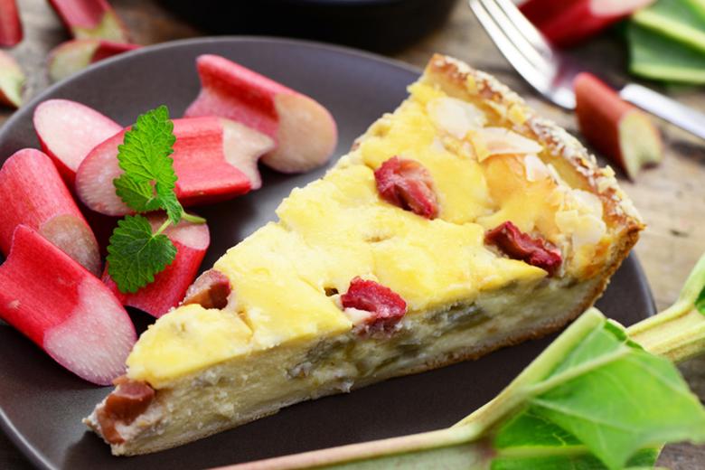 Rhabarberkuchen mit Pudding