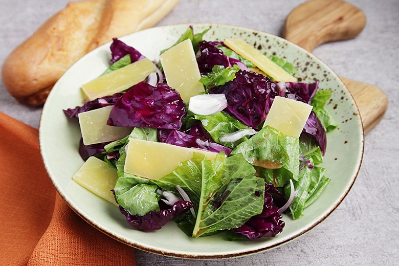 Spinatsalat mit Parmesan