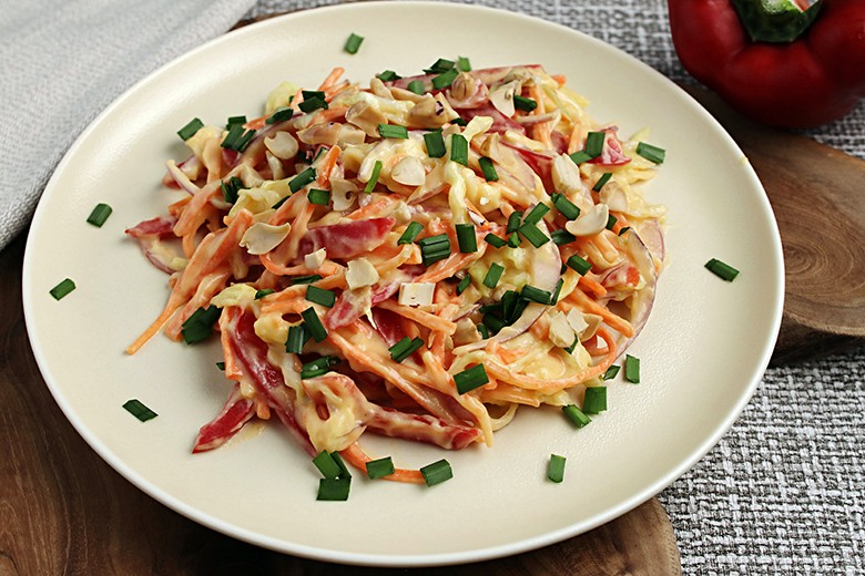 Coleslaw mit Erdnüssen