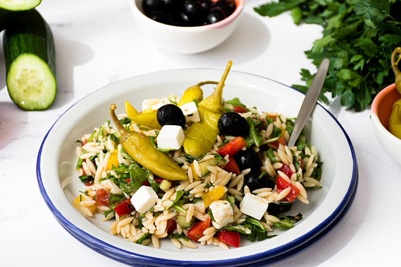 Griechischer Nudelsalat