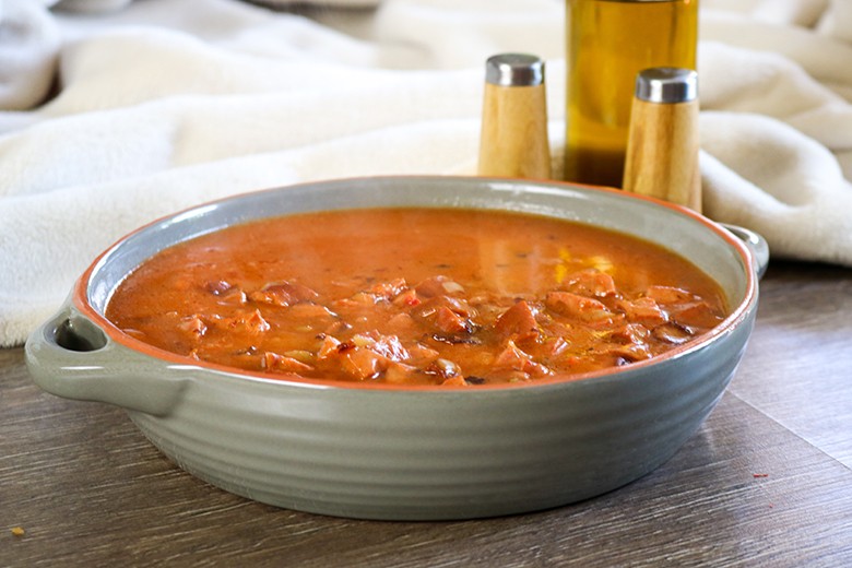 Tomatensoße mit Schinkenwurst