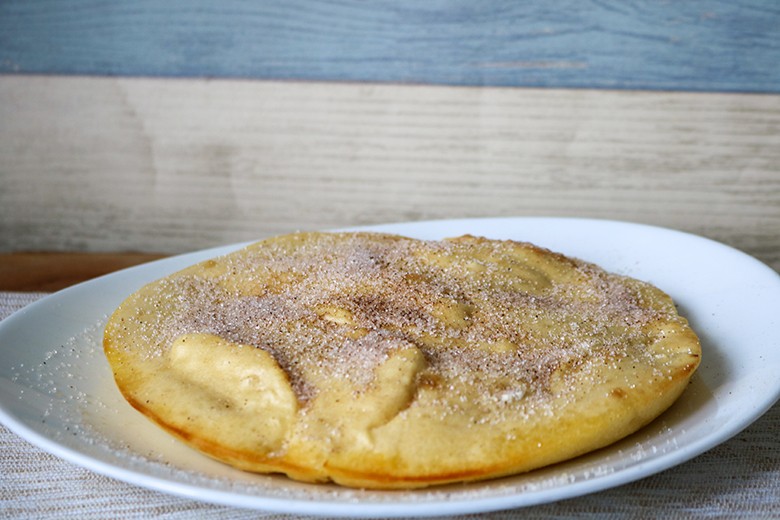 Eierkuchen mit Apfel
