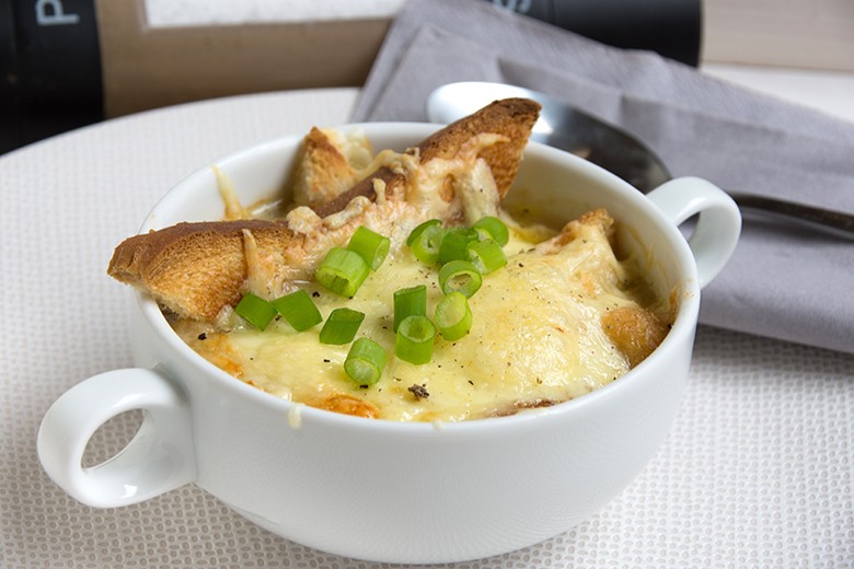 Überbackene Zwiebelsuppe