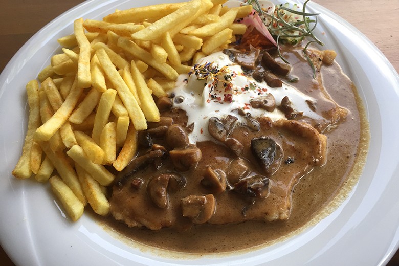 Klassisches Jägerschnitzel