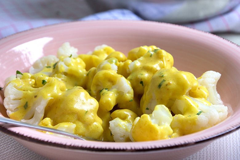 Blumenkohl mit Currysoße