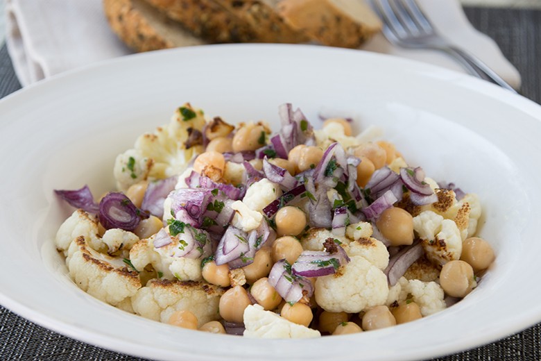 Blumenkohlsalat mit Kichererbsen