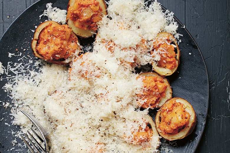 Ofenkartoffeln mit Romescosauce und Manchego