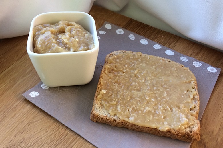 Vanilleaufstrich mit Mandeln und Kokos