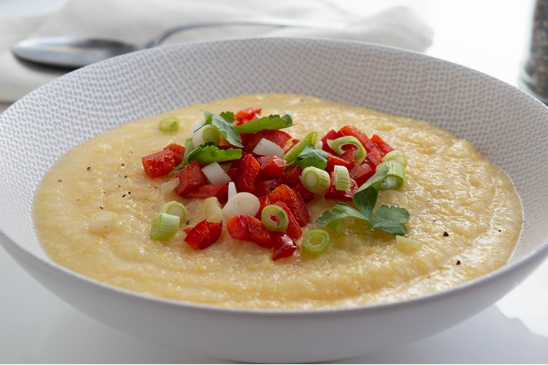 Maiscremesuppe mit Paprika
