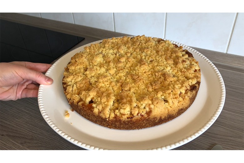 Aprikosenkuchen mit Streusel