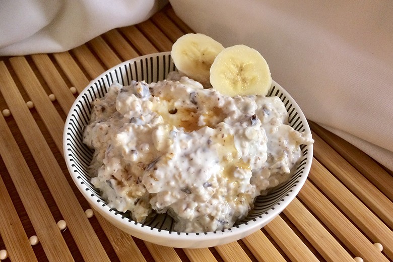 Bananenmüsli mit gehackter Schokolade