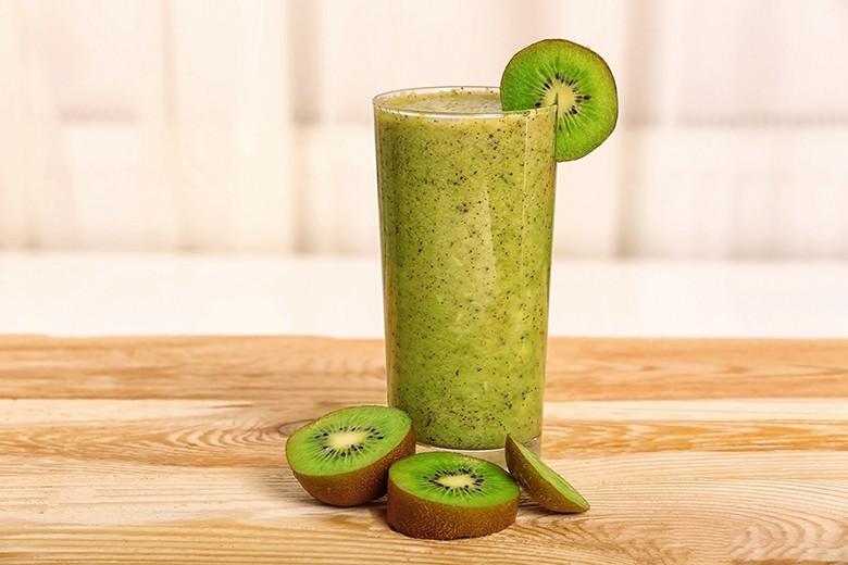 Smoothie mit Kiwi