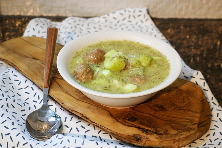 Gurkensuppe mit Senf