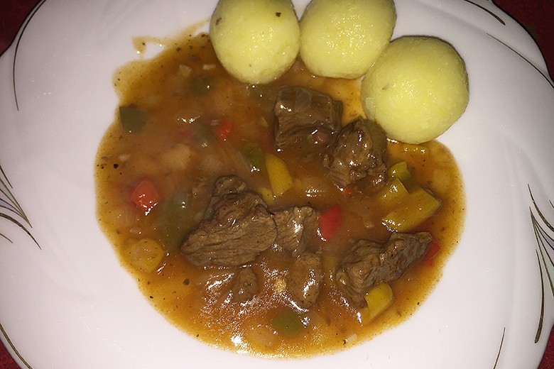 Ungarisches Paprika-Gulasch