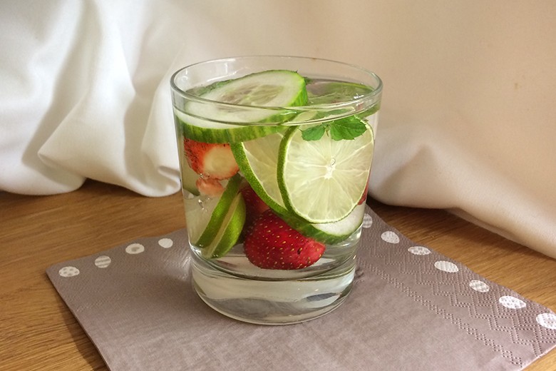 Erdbeeren-Gurken-Wasser