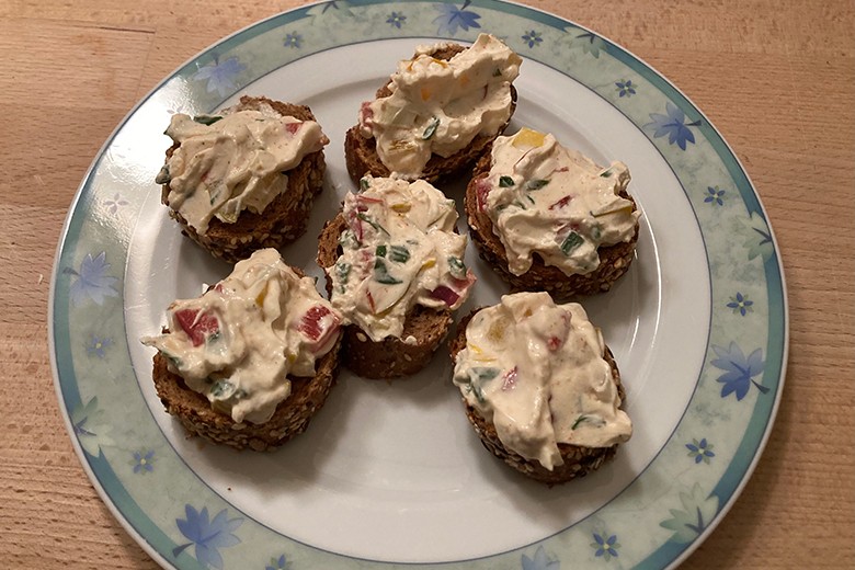 Frischkäse-Paprika-Dip