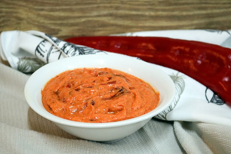 Knoblauch-Paprika-Dip