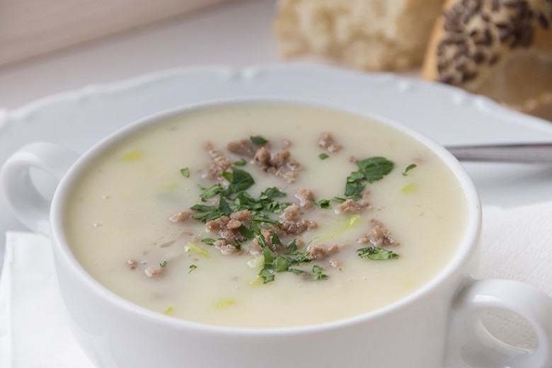 Lauchcremesuppe mit Hackfleisch