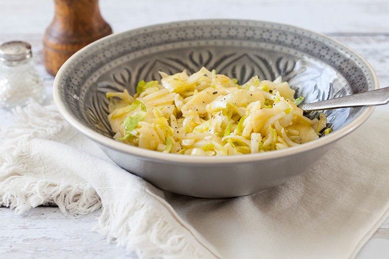 Lauchsalat mit Apfel