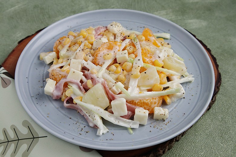 Lauchsalat mit Käse